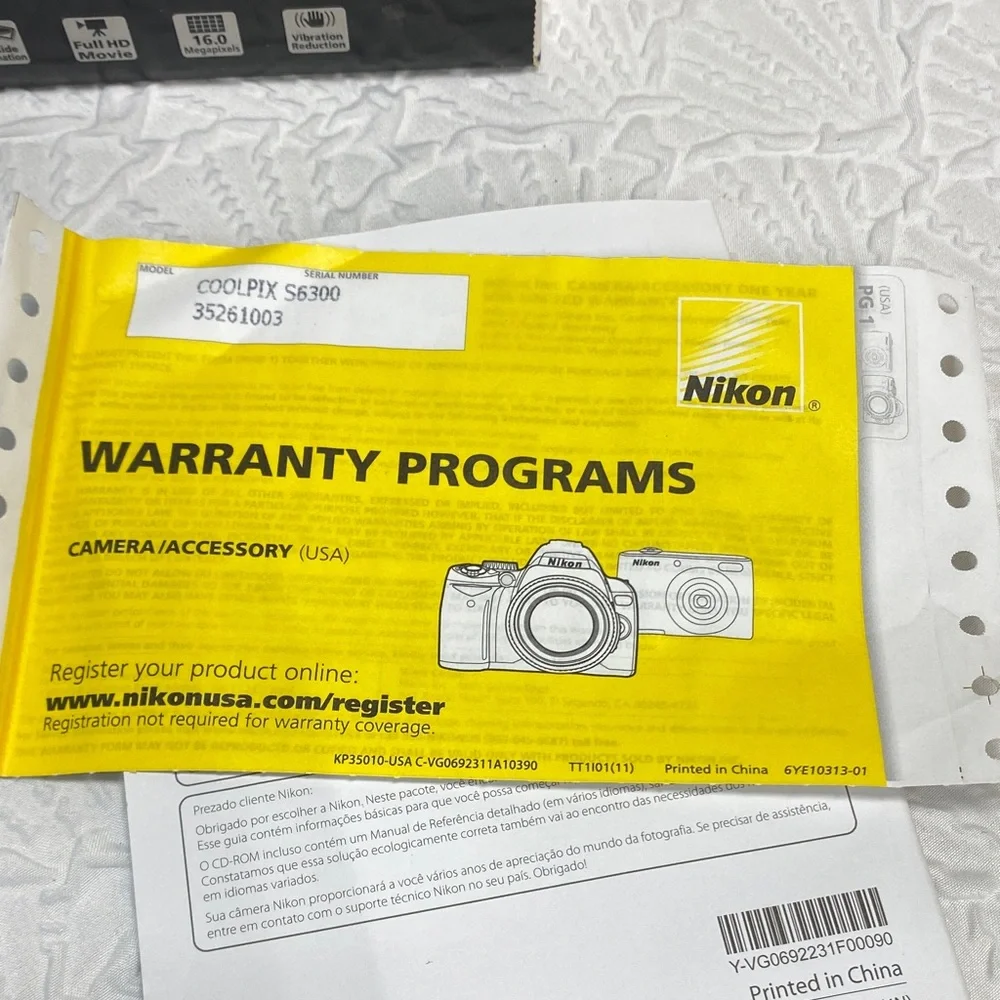 Nikon COOLPIX S6300 Red Camera‎ Box & manuals DVDs please read description